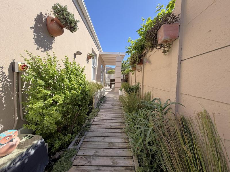 3 Bedroom Property for Sale in Costa Da Gama Western Cape